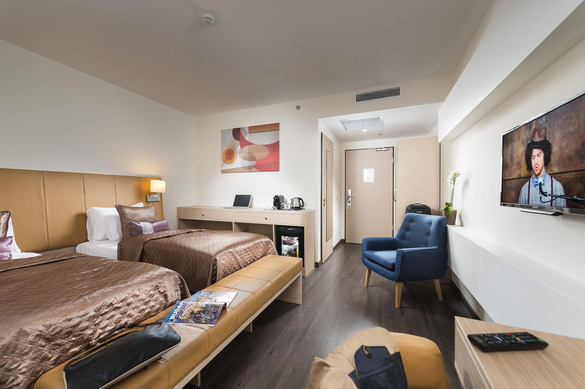 Bo33 Family & Hotel Budapeste